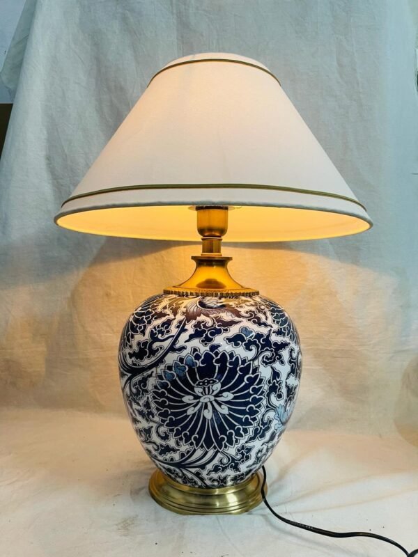 Simple Light Bulb Iron Floral Printed Table Lamp